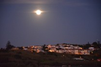 Moon over Almoçageme